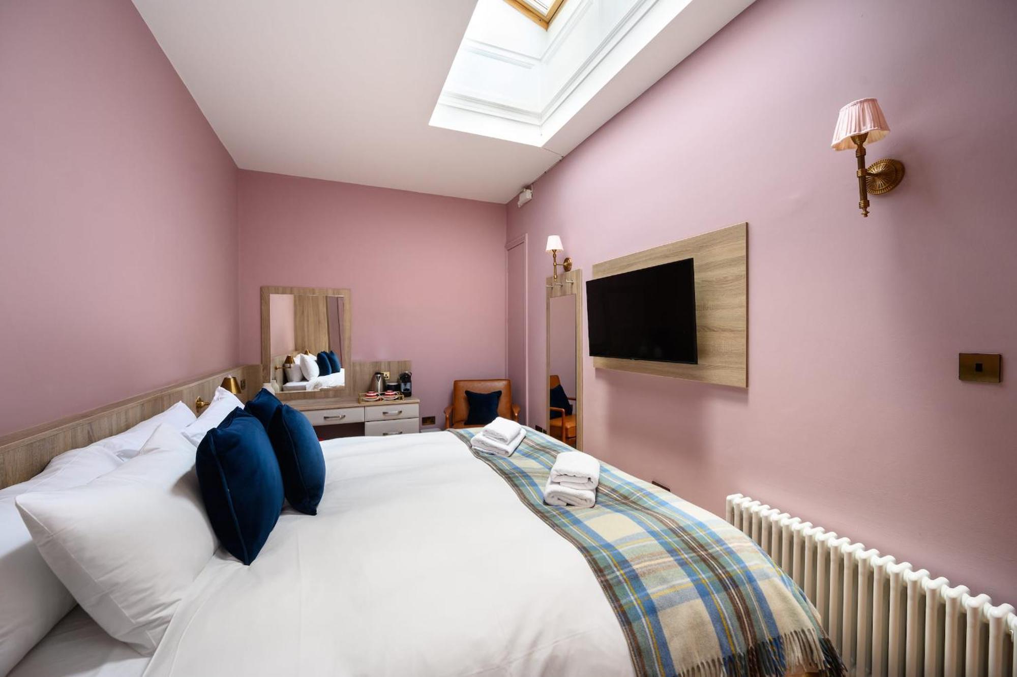 Queen Charlotte Guesthouse EDI Exteriér fotografie