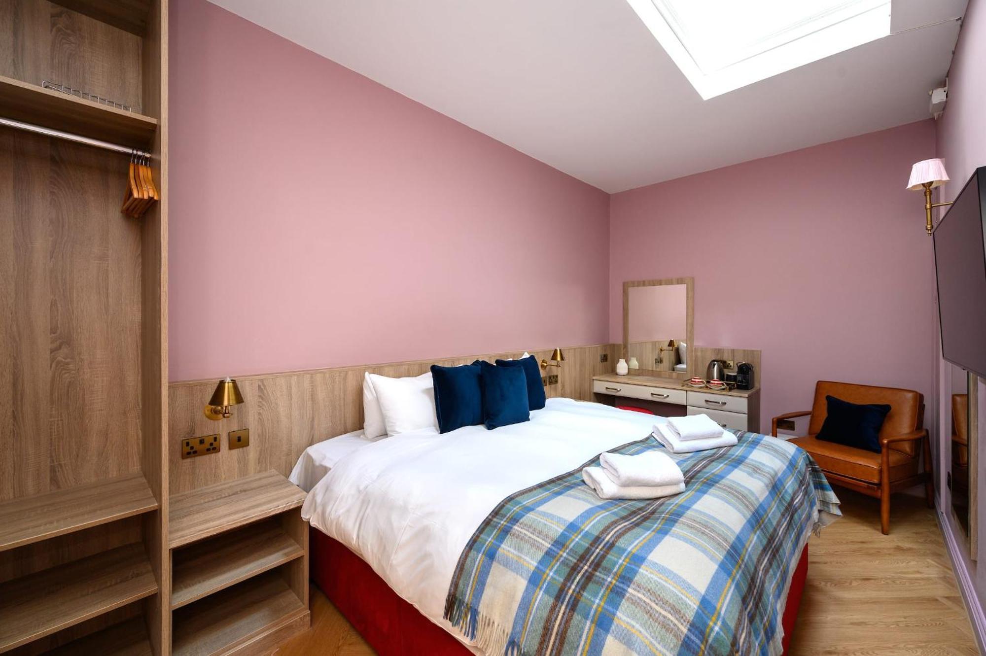 Queen Charlotte Guesthouse EDI Exteriér fotografie