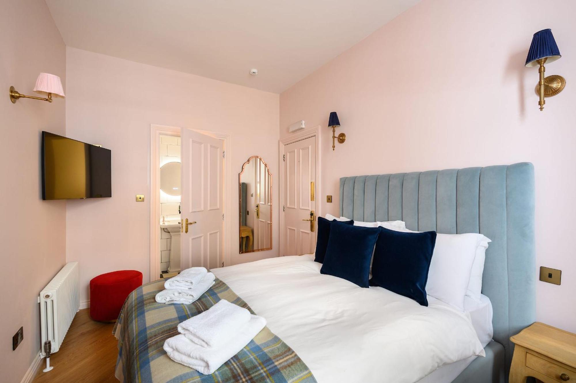 Queen Charlotte Guesthouse EDI Exteriér fotografie